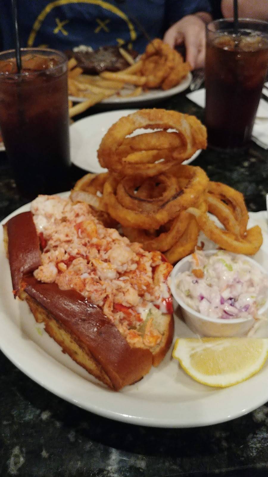 Tommy Doyles at Sidelines | restaurant | 235 E Ashland St, Brockton, MA 02302, USA | 5085875511 OR +1 508-587-5511