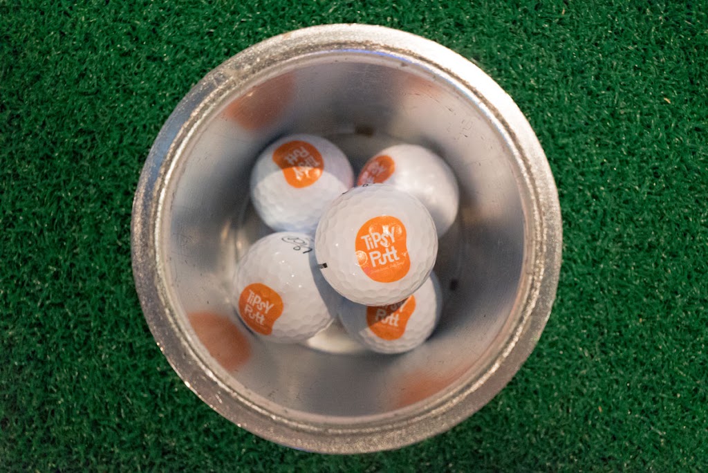 Tipsy Putt | restaurant | 5690 Bay St, Emeryville, CA 94608, USA | 5103568222 OR +1 510-356-8222