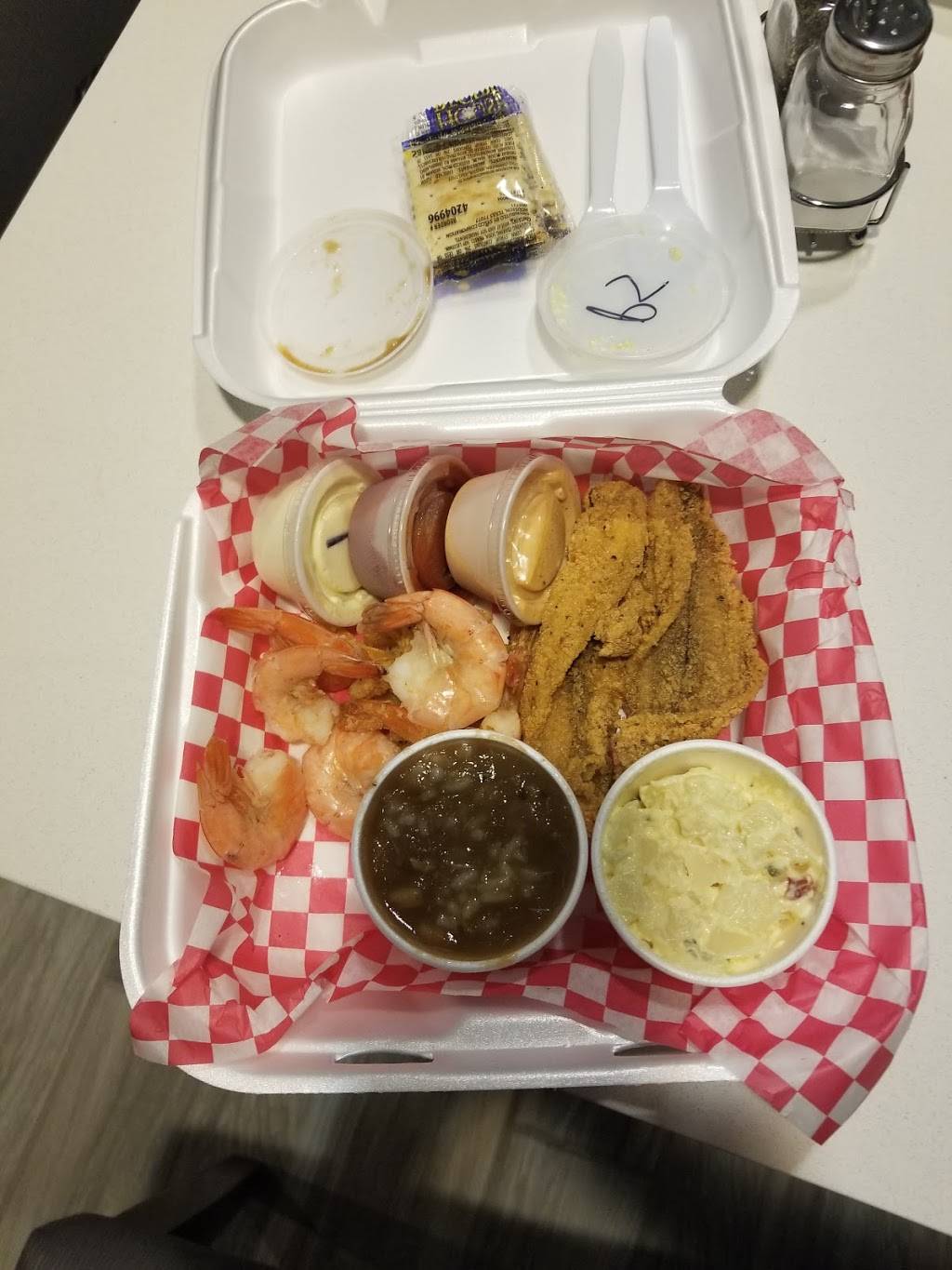 BLAKES SEAFOOD | restaurant | 1007 W Beacon St, Philadelphia, MS 39350, USA | 6015755500 OR +1 601-575-5500