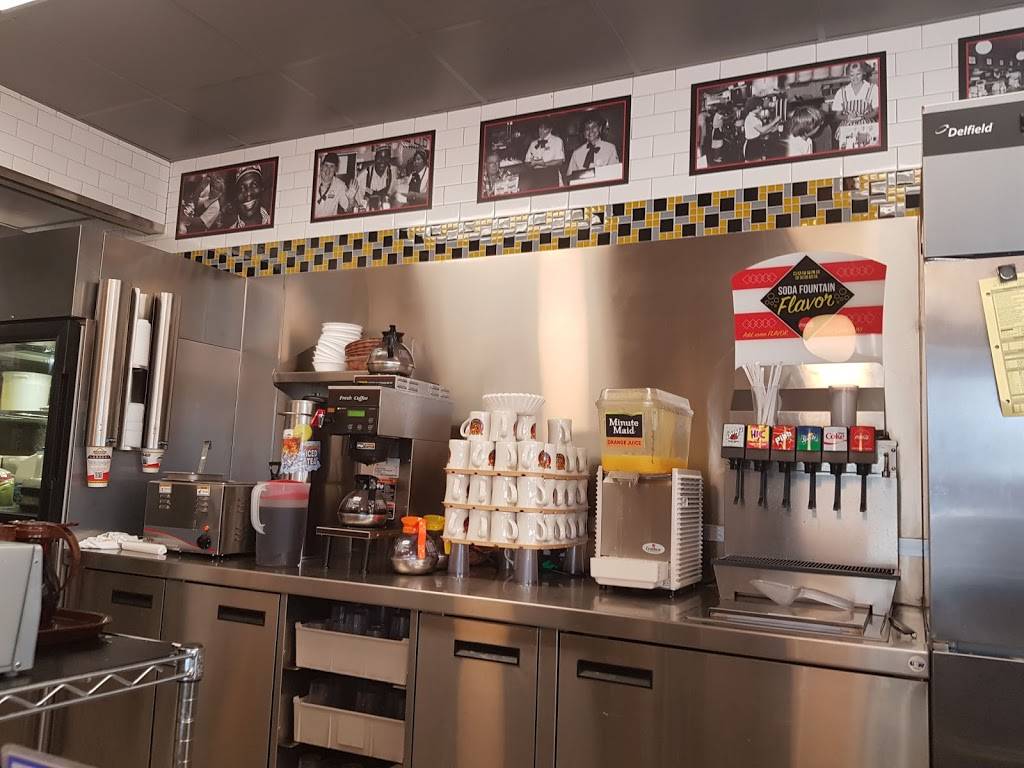 Waffle House | meal takeaway | 580 Fob James Dr, Valley, AL 36854, USA | 3347561936 OR +1 334-756-1936