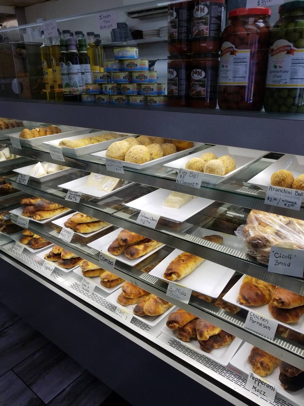 P&M Fine Foods | restaurant | 401 Main St, Branford, CT 06405, USA | 2034886183 OR +1 203-488-6183