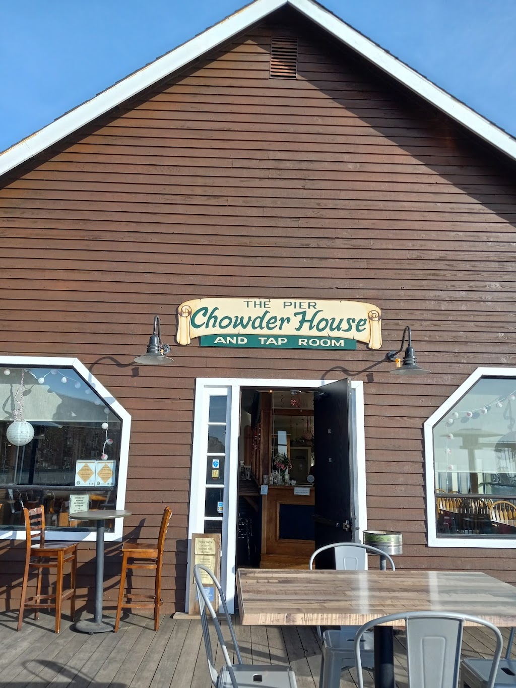 Pier | Chowder House & Tap Room | restaurant | 790 Port Rd, Point Arena, CA 95468, USA | 7078823400 OR +1 707-882-3400