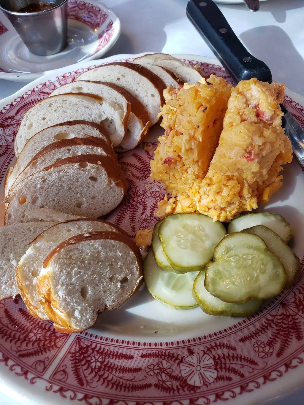 Southern Bistro | restaurant | 4920 Roswell Rd, Atlanta, GA 30342, USA | 4047058444 OR +1 404-705-8444