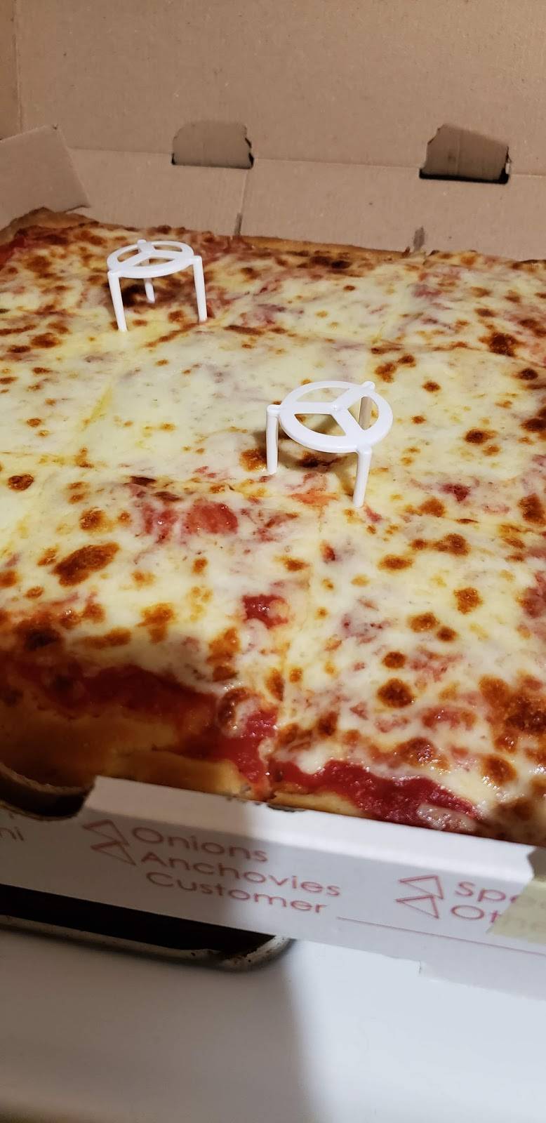 Freddys Pizzeria | restaurant | 1266 150th St, Whitestone, NY 11367, USA | 7187674502 OR +1 718-767-4502