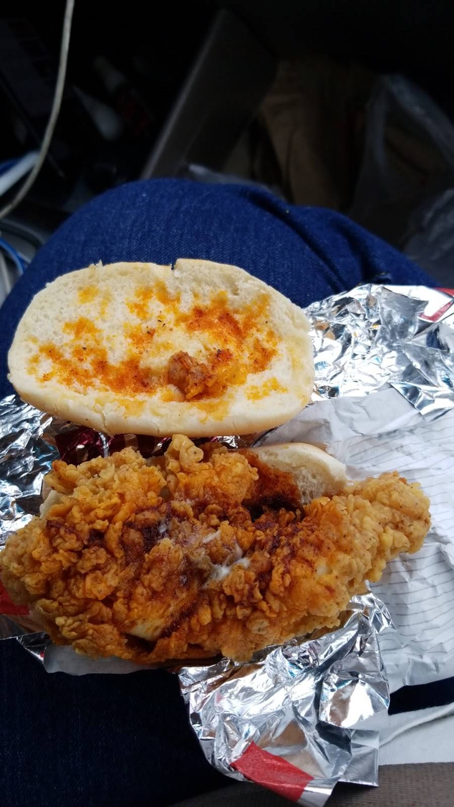 KFC | restaurant | 2210 Texas Pkwy, Missouri City, TX 77489, USA | 2814039162 OR +1 281-403-9162