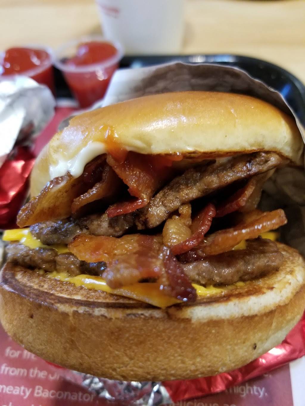 Wendys | restaurant | 4169 Lyndon B Johnson Fwy, Farmers Branch, TX 75244, USA | 9725913608 OR +1 972-591-3608