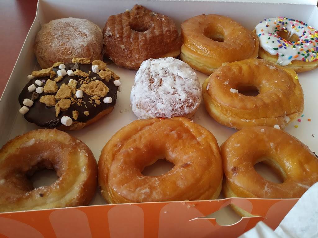 Dunkin | cafe | 812 62nd St Cir E, Suite 101, Bradenton, FL 34208, USA | 9417472618 OR +1 941-747-2618