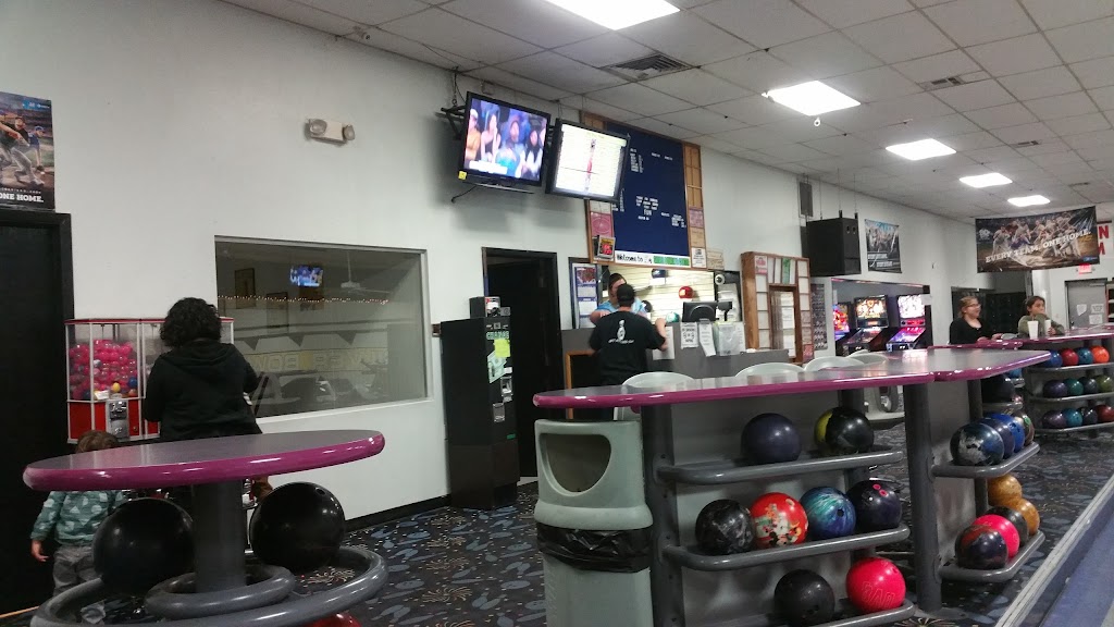 Silver Bowling Center | restaurant | 2020 Memory Ln, Silver City, NM 88061, USA | 5755383612 OR +1 575-538-3612