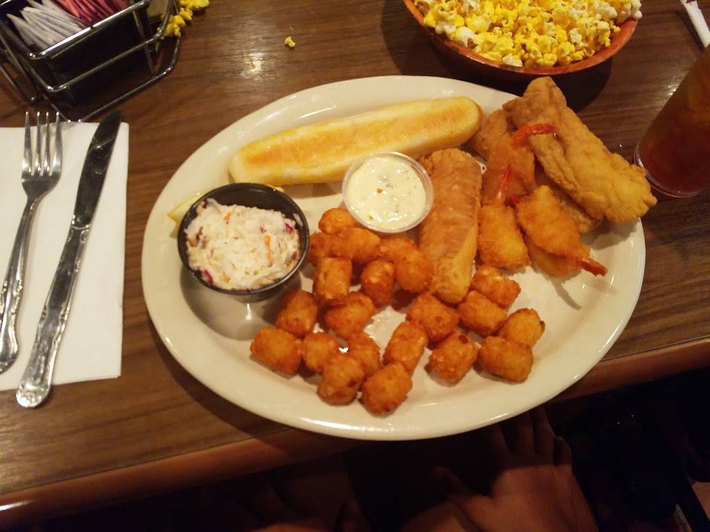 Hollys Restaurant & Pub | restaurant | 3705 Franklin St, Michigan City, IN 46360, USA | 2198795124 OR +1 219-879-5124