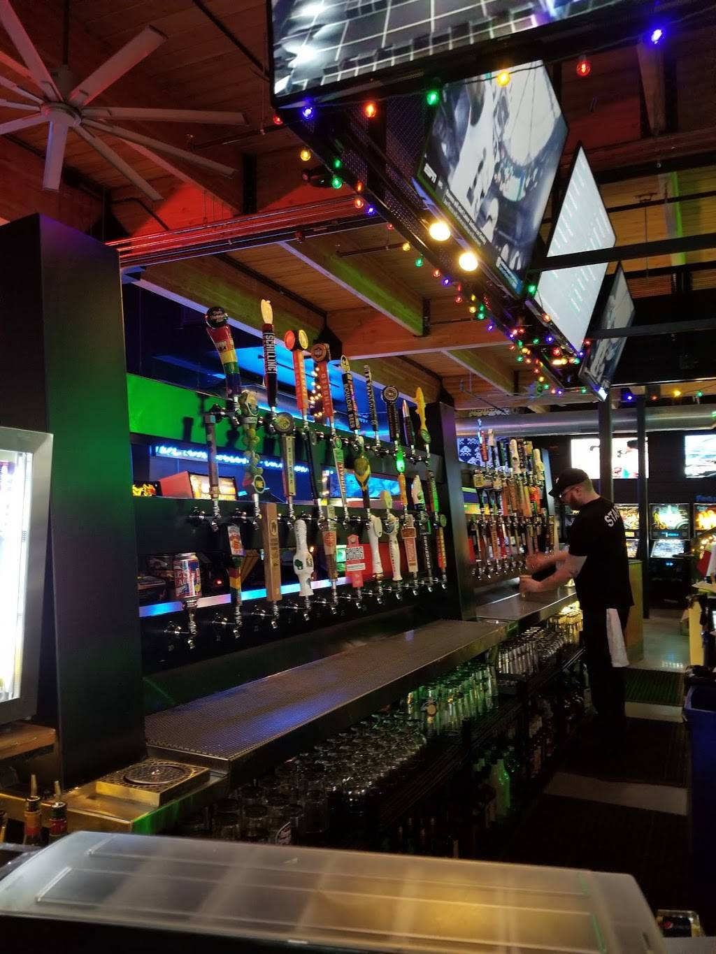 Up-Down MKE | restaurant | 615 E Brady St, Milwaukee, WI 53202, USA | 4145850880 OR +1 414-585-0880