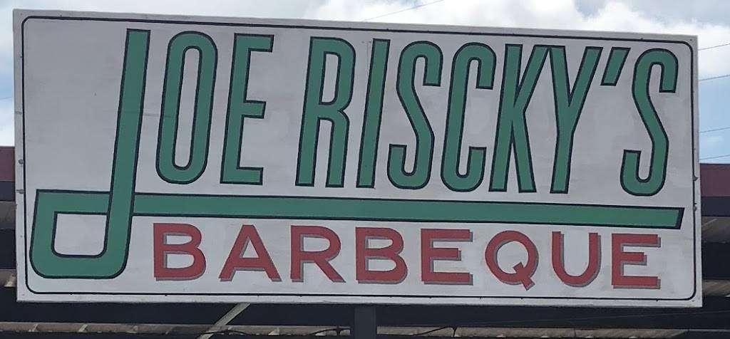 Joe Risckys Barbeque | restaurant | 1734 E El Paso St #170, Fort Worth, TX 76102, USA | 8177735557 OR +1 817-773-5557