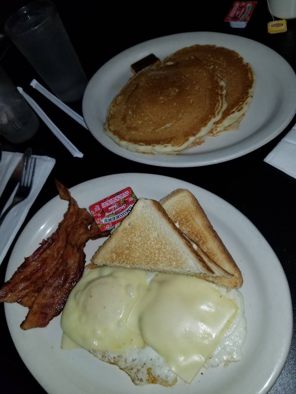 Trolios | restaurant | 439 Main St, Indian Orchard, MA 01151, USA | 4135432363 OR +1 413-543-2363