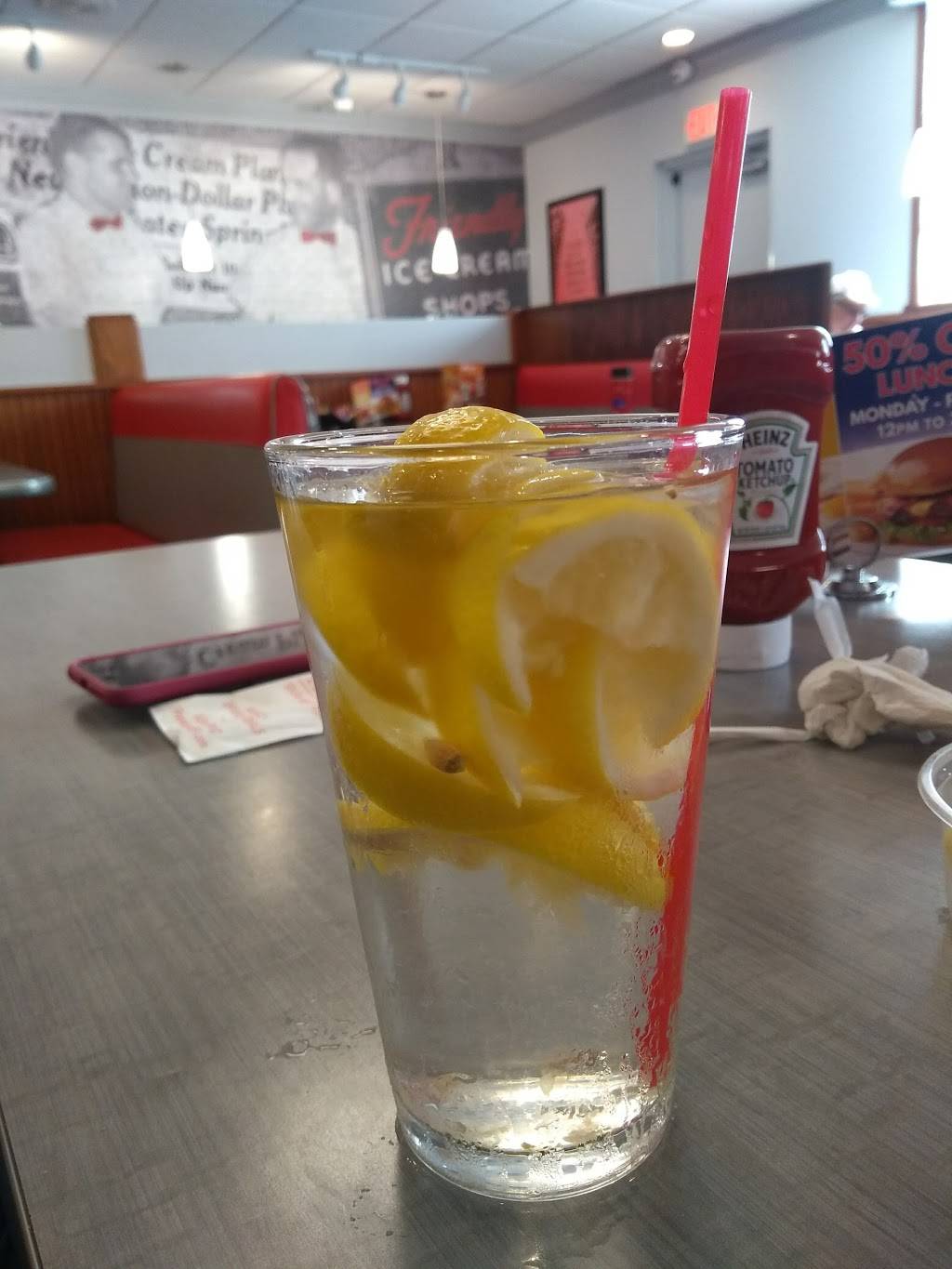 Friendlys | restaurant | 1100 Delsea Dr, Glassboro, NJ 08028, USA | 8565892488 OR +1 856-589-2488