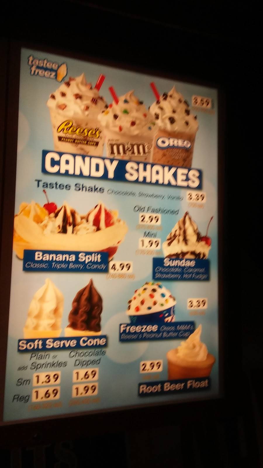 Wienerschnitzel | restaurant | 1852 Rosecrans St, San Diego, CA 92106, USA | 6192241197 OR +1 619-224-1197