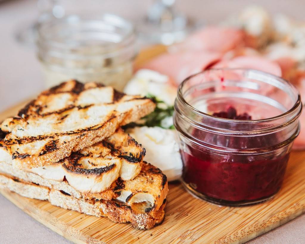 Assaggi Bistro | restaurant | 330 W Nine Mile Rd, Ferndale, MI 48220, USA | 2485843499 OR +1 248-584-3499