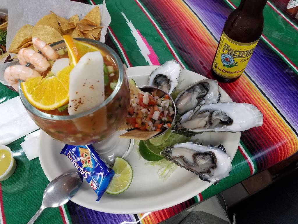 El Mundo De Mariscos | restaurant | 2936 Oceanside Blvd, Oceanside, CA 92054, USA | 7602317355 OR +1 760-231-7355