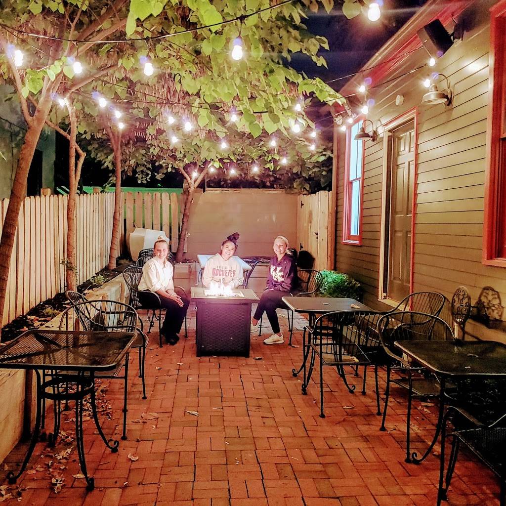 The Southern Deli & Tavern | restaurant | 207 S Limestone, Lexington, KY 40508, USA | 8593688807 OR +1 859-368-8807