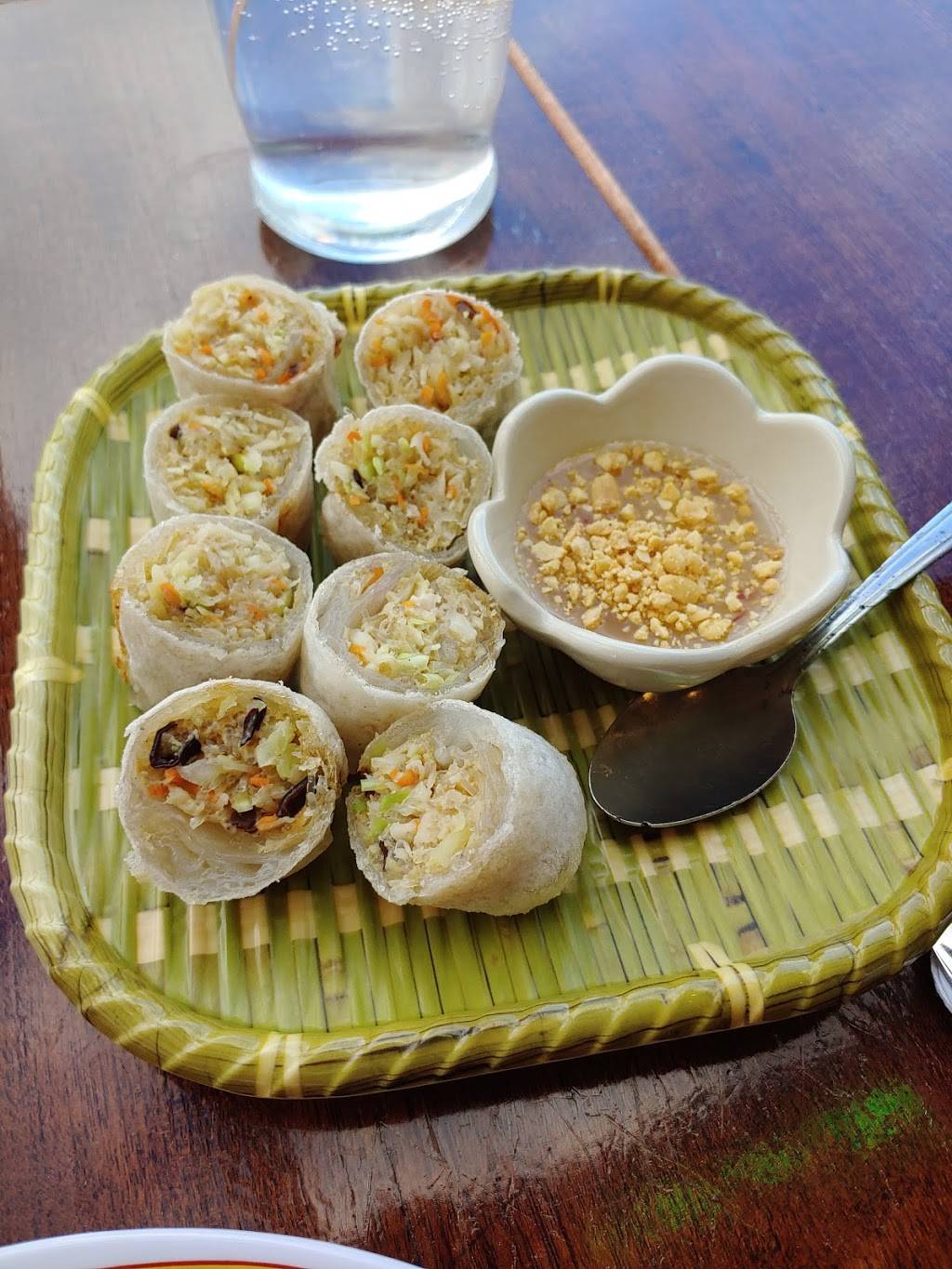 Kiin Lao & Thai Eatery | restaurant | 5846 Forbes Ave, Pittsburgh, PA 15217, USA | 4122269042 OR +1 412-226-9042