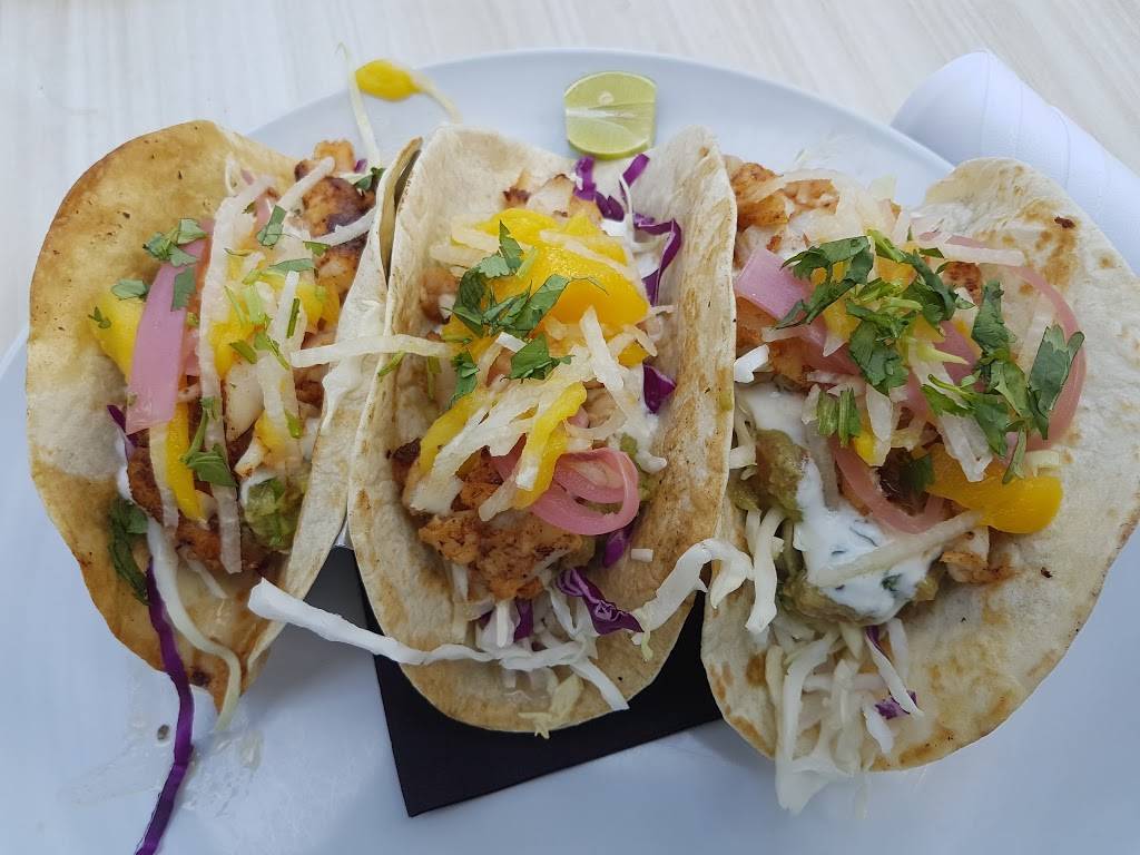 The Wave Kitchen & Bar | restaurant | 3244 Ocean Dr, Vero Beach, FL 32963, USA | 7724100100 OR +1 772-410-0100