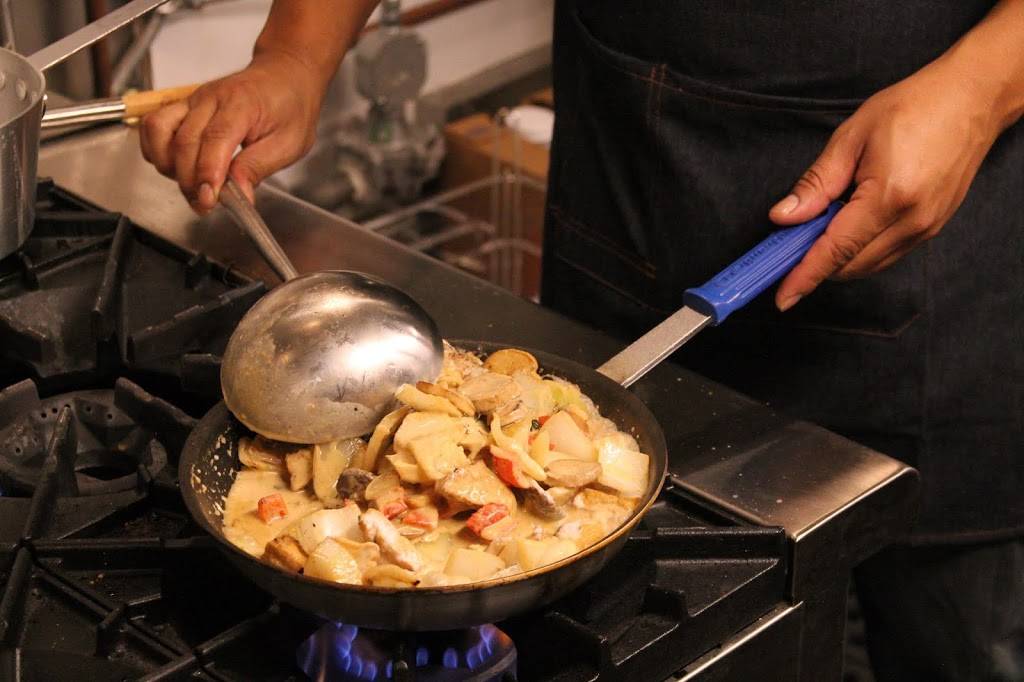 Co Nam | restaurant | 3936 Telegraph Ave, Oakland, CA 94609, USA | 5108911232 OR +1 510-891-1232