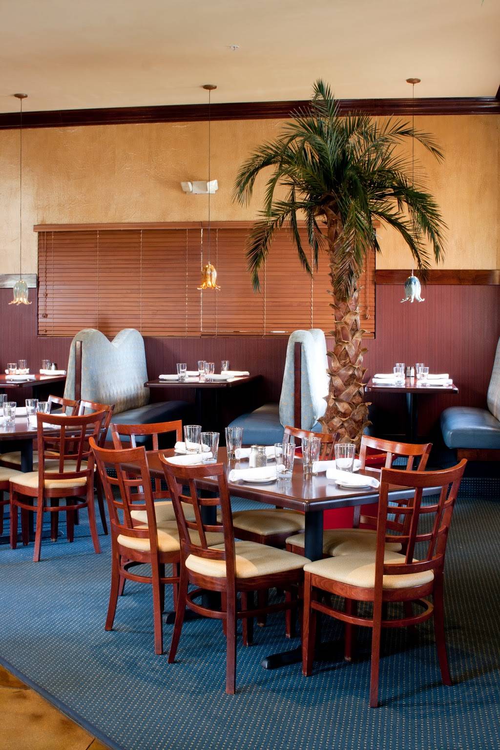 Real Seafood Company Naples | restaurant | 8960 Fontana Del Sol Way, Naples, FL 34109, USA | 2395913232 OR +1 239-591-3232