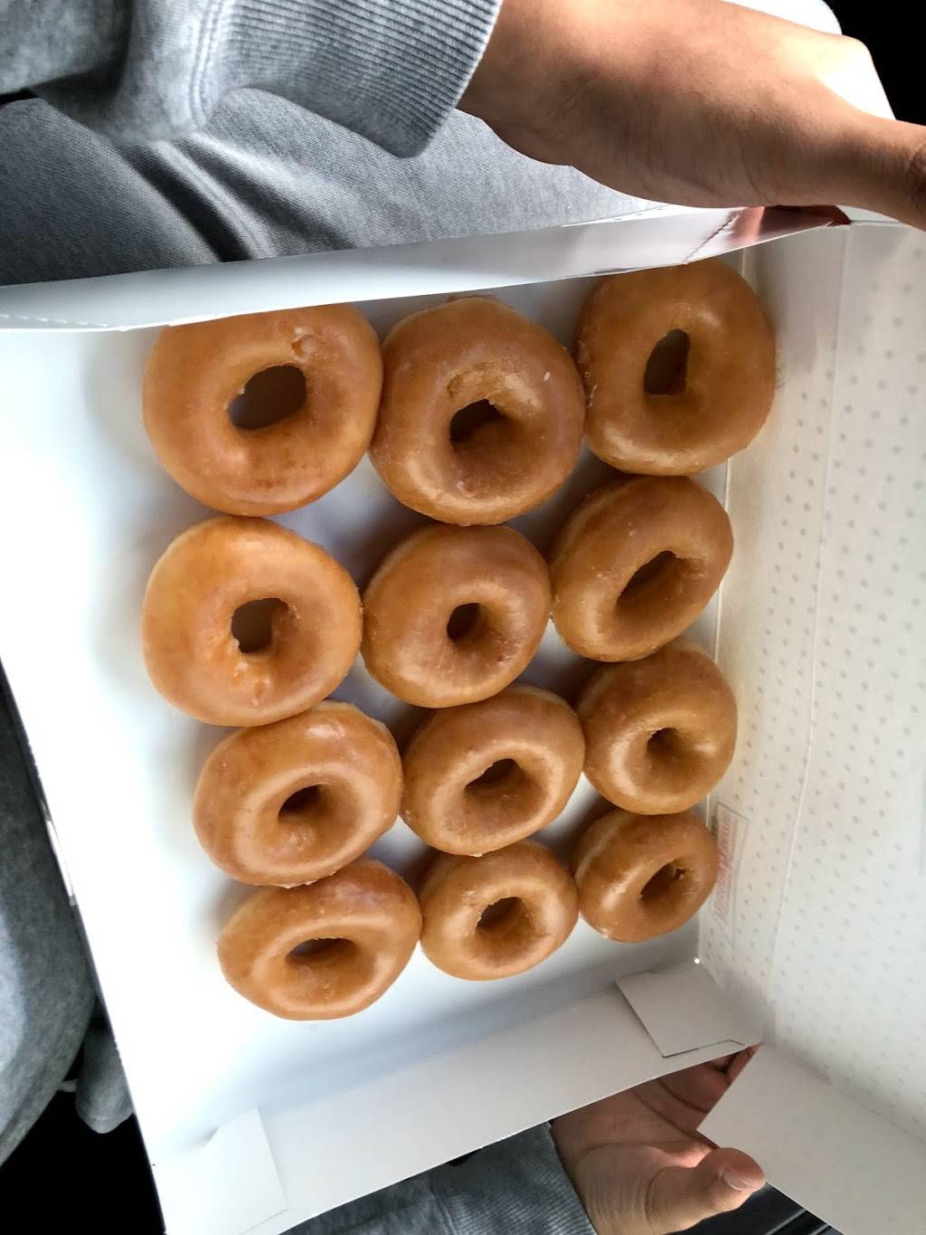Krispy Kreme | bakery | 13500 N Pennsylvania Ave, Oklahoma City, OK 73120, USA | 4057555736 OR +1 405-755-5736