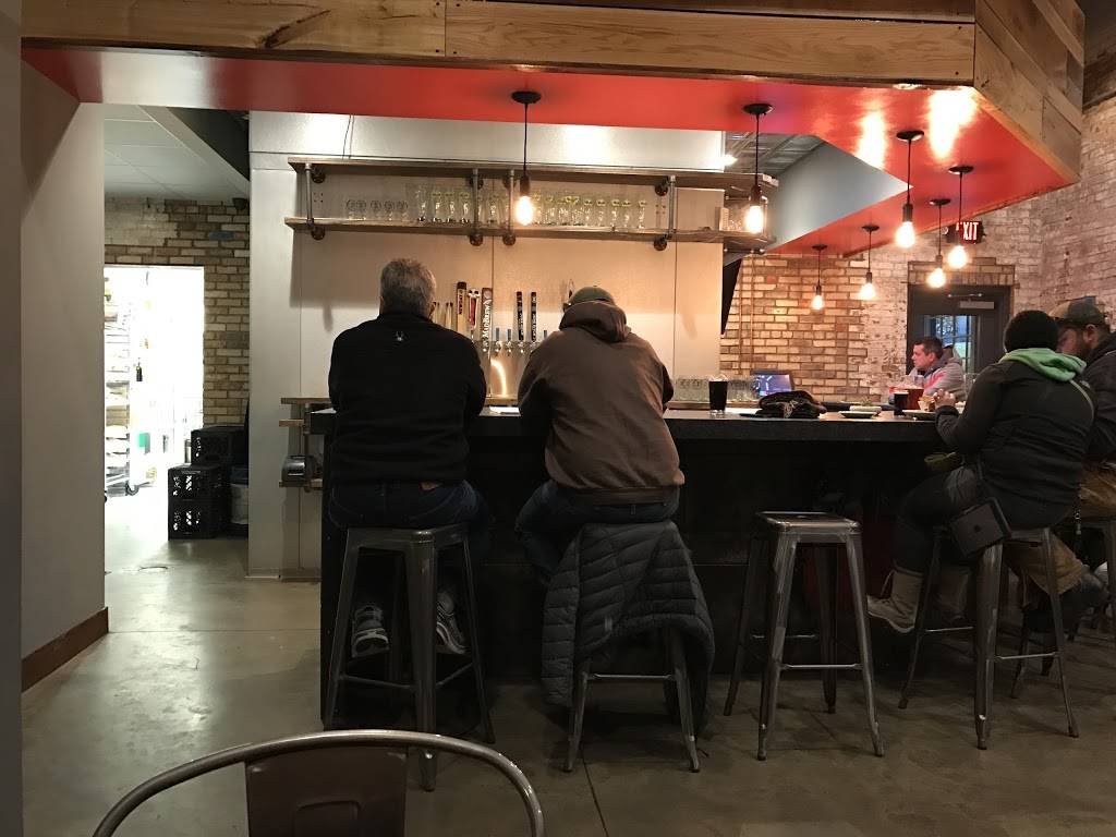 Junk Ditch Brewing Company | restaurant | 1825 W Main St, Fort Wayne, IN 46808, USA | 2602034045 OR +1 260-203-4045