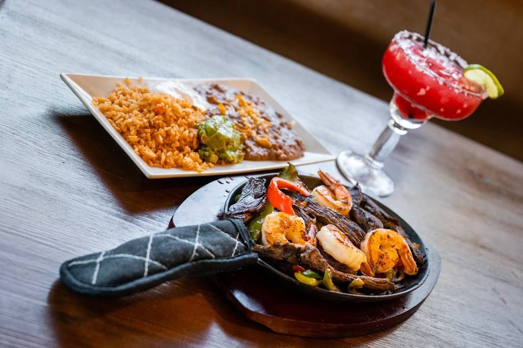 Rubens Mariscos and Mexican Grill | restaurant | 20779 Bear Valley Rd, Apple Valley, CA 92308, USA | 7602404111 OR +1 760-240-4111