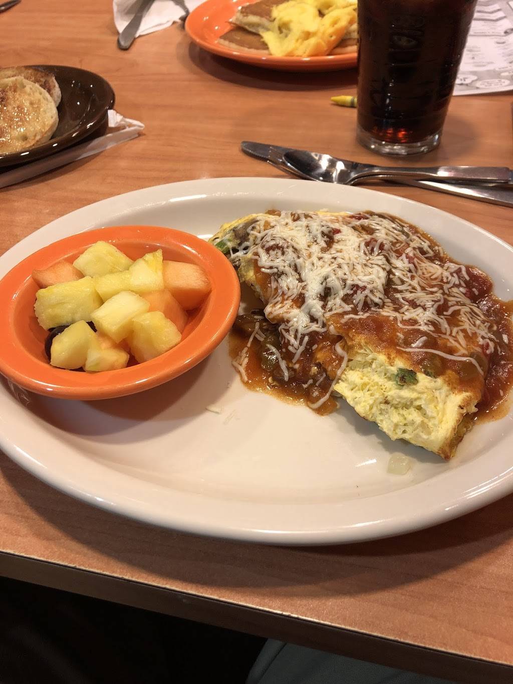 Village Inn | bakery | 11454 S, District Dr, South Jordan, UT 84095, USA | 8014955990 OR +1 801-495-5990