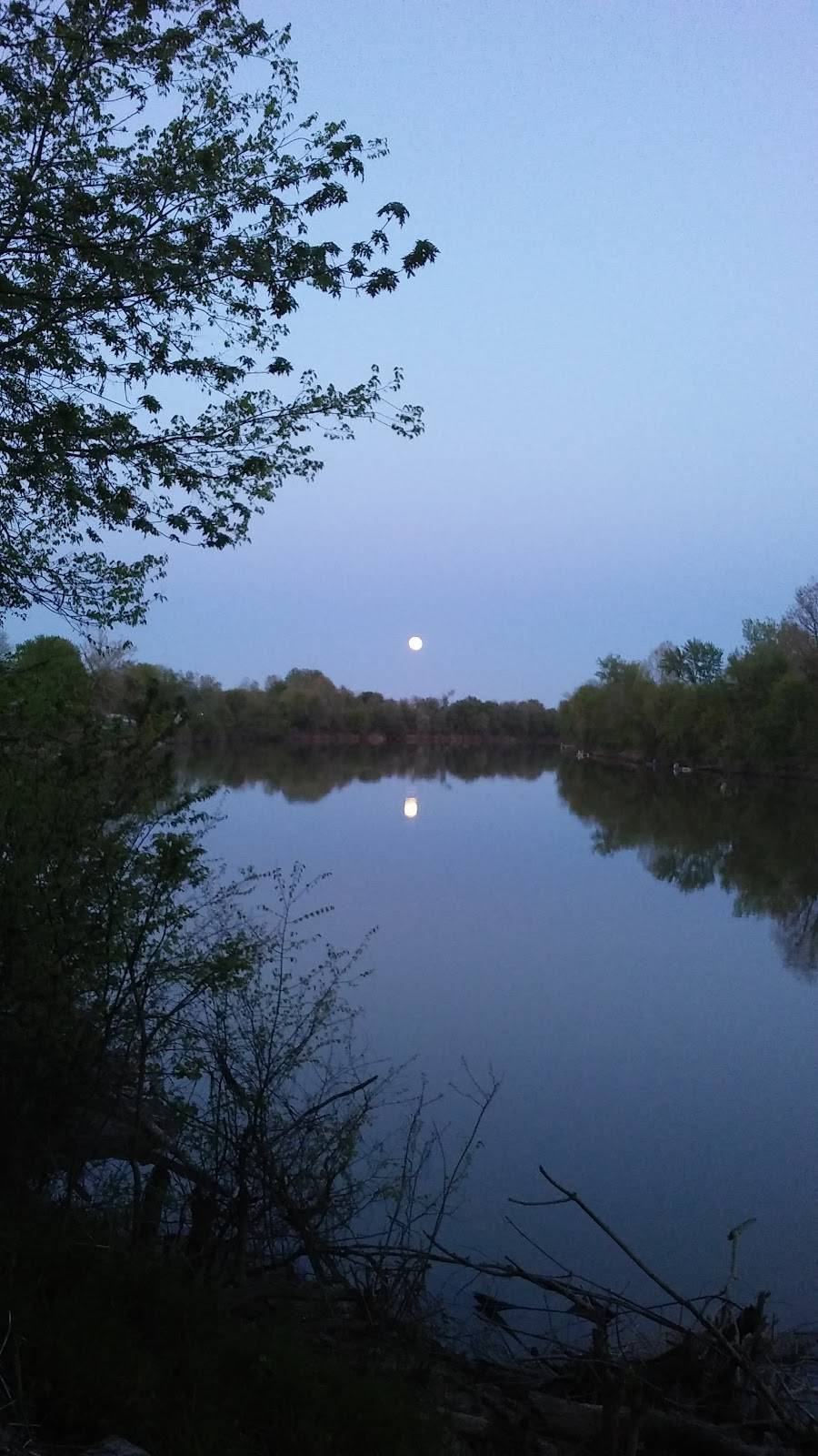 Light House Restaurant | restaurant | 325 1st St, Calhoun, KY 42327, USA | 2702739181 OR +1 270-273-9181