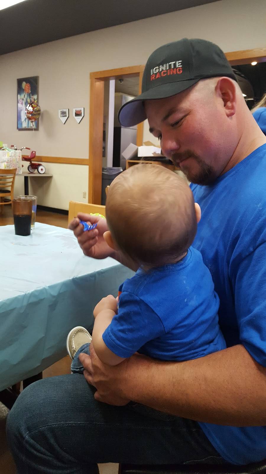 Me-n-Eds Neighborhood Pizza Parlor | restaurant | 375 W Sierra Ave, Kingsburg, CA 93631, USA | 5598970220 OR +1 559-897-0220