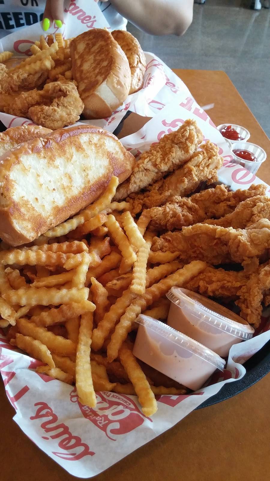Raising Canes Chicken Fingers | meal takeaway | 2249 N Tustin St, Orange, CA 92865, USA | 7142821886 OR +1 714-282-1886