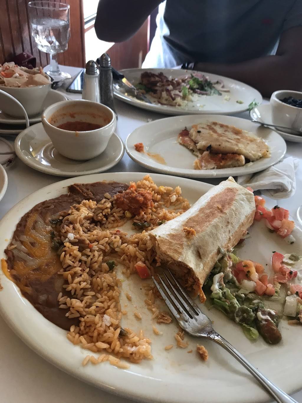 Samanthas Restaurant | restaurant | 631 University Blvd E, Silver Spring, MD 20901, USA | 3014457300 OR +1 301-445-7300