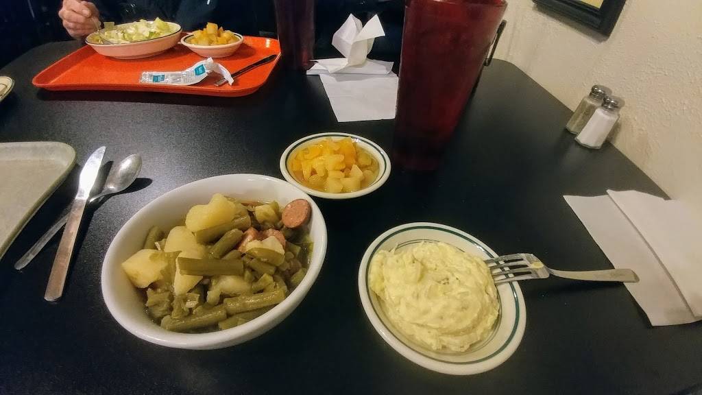 The Tin Lizzie Cafe | restaurant | 820 E Main St, Richmond, IN 47374, USA | 7659624441 OR +1 765-962-4441