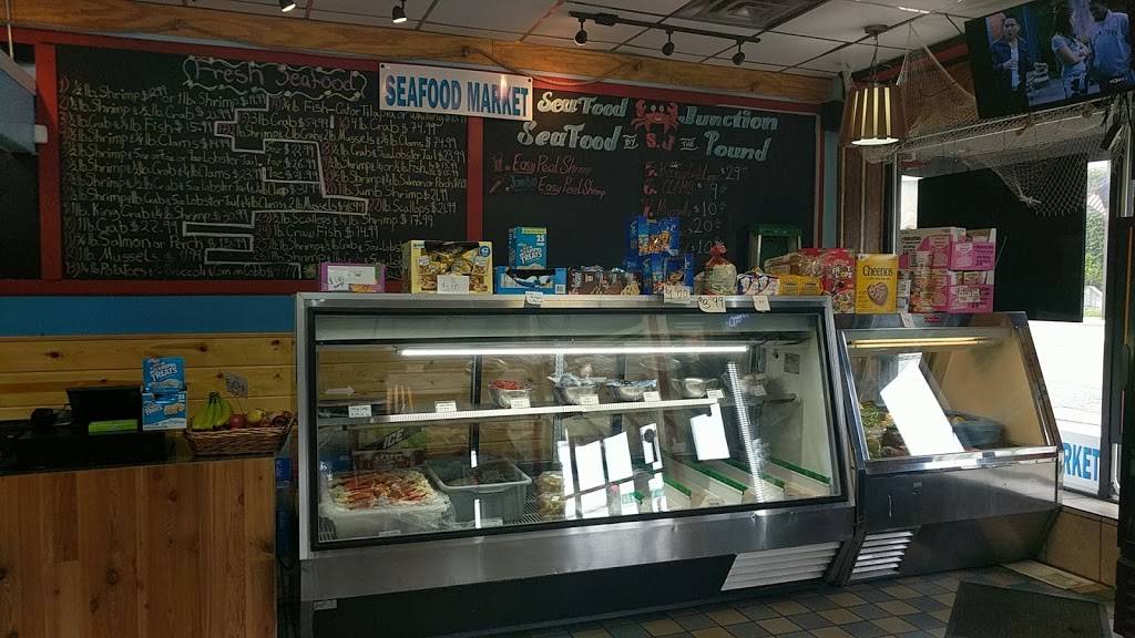 Seafood Junction | restaurant | 132 Madison St, Oak Park, IL 60302, USA | 7086600015 OR +1 708-660-0015