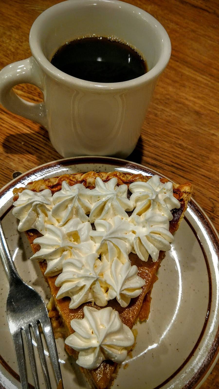 Tee Jayes Country Place | restaurant | 1542 Maple Ave, Zanesville, OH 43701, USA | 7404507555 OR +1 740-450-7555