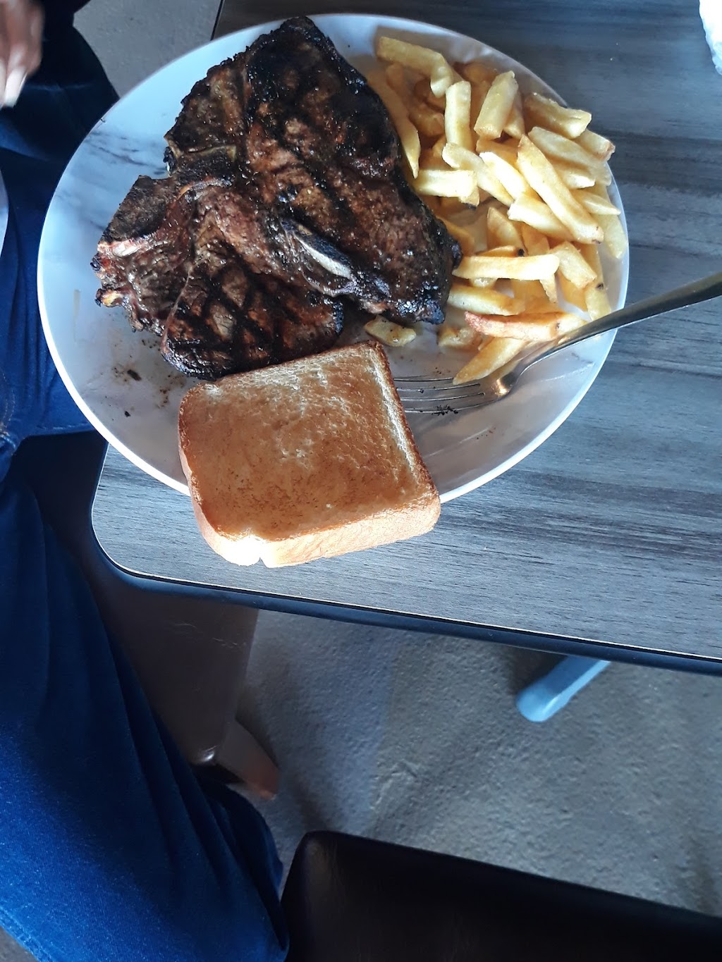 Boat House 10 Bar & Grill | restaurant | 1601 Marina Cir, Sanger, TX 76266, USA | 9404580341 OR +1 940-458-0341