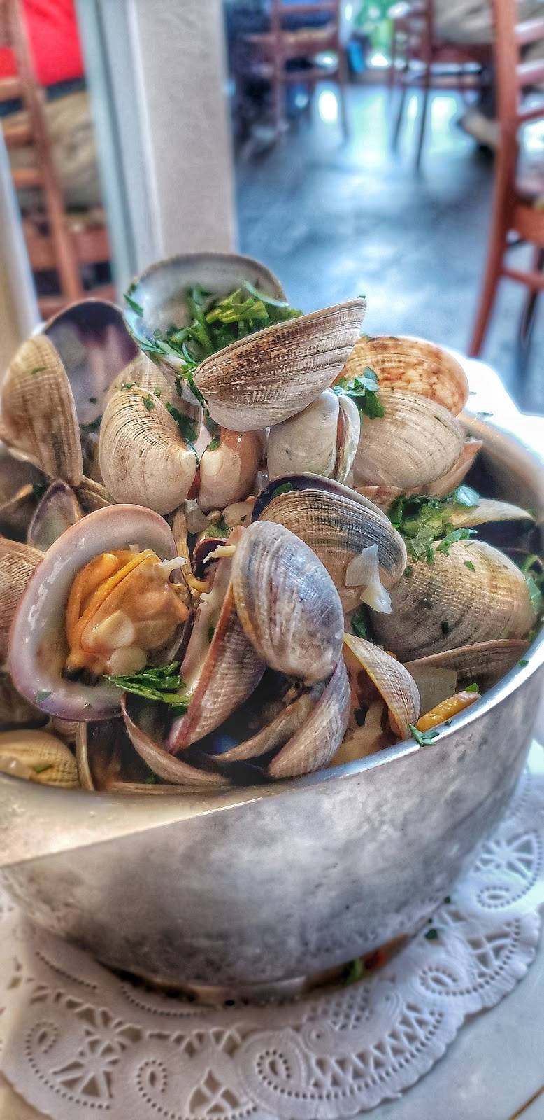 The Villa | restaurant | 3901 Montgomery Dr, Santa Rosa, CA 95405, USA | 7075287755 OR +1 707-528-7755