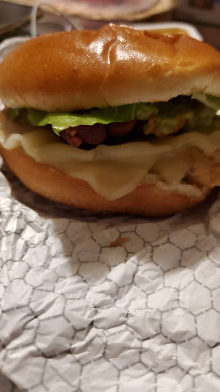 Wendys | restaurant | 5 Arlington St, Dracut, MA 01826, USA | 9784522393 OR +1 978-452-2393