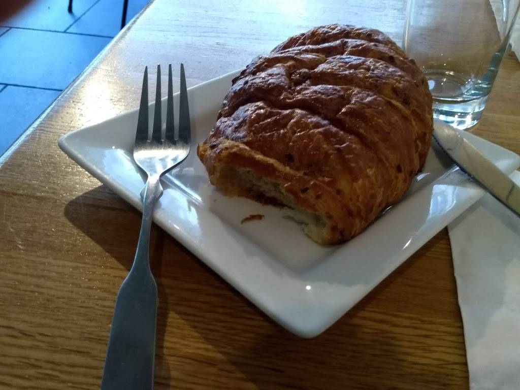 Pizza Empire | restaurant | 16 Whalley Ave, New Haven, CT 06511, USA | 2035622222 OR +1 203-562-2222