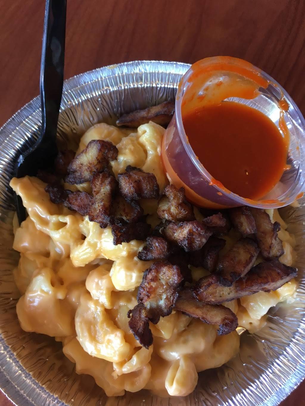 JBs Smokehouse BBQ and Sports Bar | restaurant | 4900 Six Flags Rd, Eureka, MO 63025, USA | 6369385300 OR +1 636-938-5300