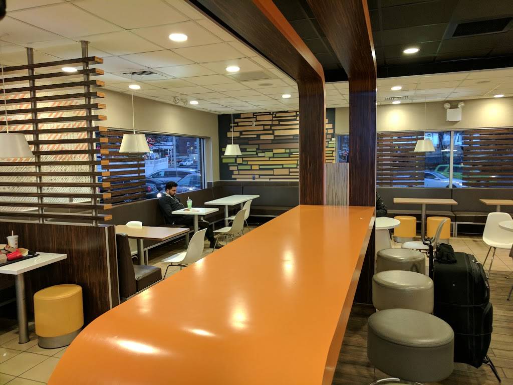 McDonalds | cafe | 88-05 Astoria Blvd, East Elmhurst, NY 11369, USA | 7188987437 OR +1 718-898-7437