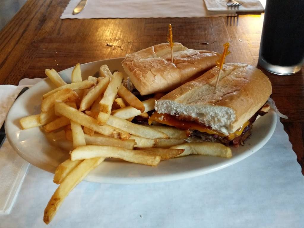 Eds Mudville Grill | restaurant | 6200 Center St, Clayton, CA 94517, USA | 9256730333 OR +1 925-673-0333