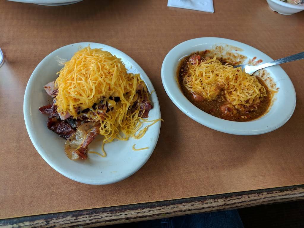 Gold Star Chili | restaurant | 585 Harry Sauner Rd, Hillsboro, OH 45133, USA | 9373934422 OR +1 937-393-4422