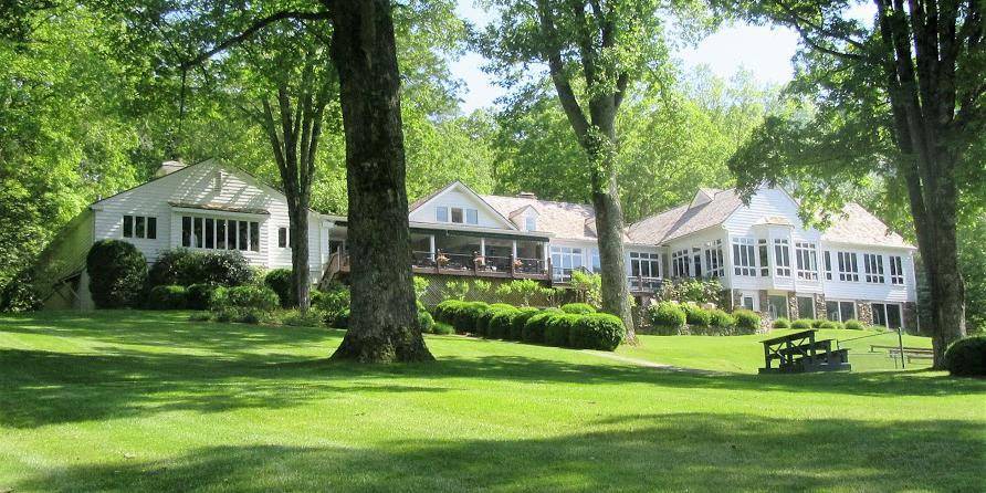 Cedar Creek Club | restaurant | 42 Racquet Club Dr, Cashiers, NC 28717, USA | 8287439380 OR +1 828-743-9380