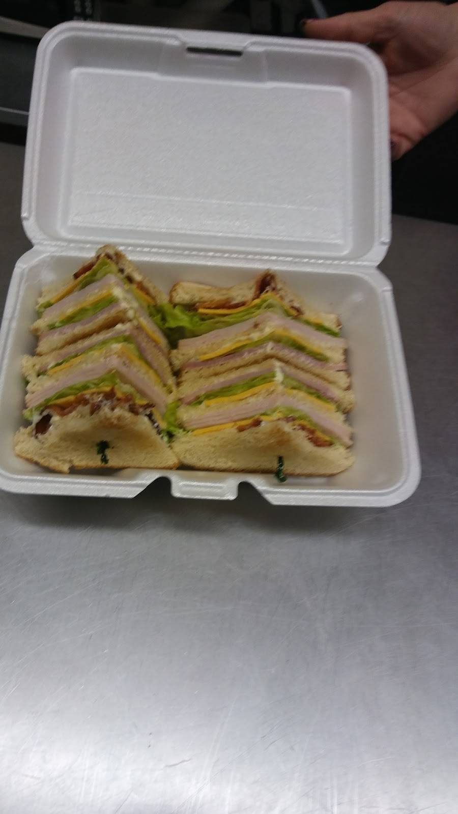 Lil Debbies Country Sandwich | meal takeaway | 2910 Dallas Cherryville Hwy, Dallas, NC 28034, USA | 7049225611 OR +1 704-922-5611