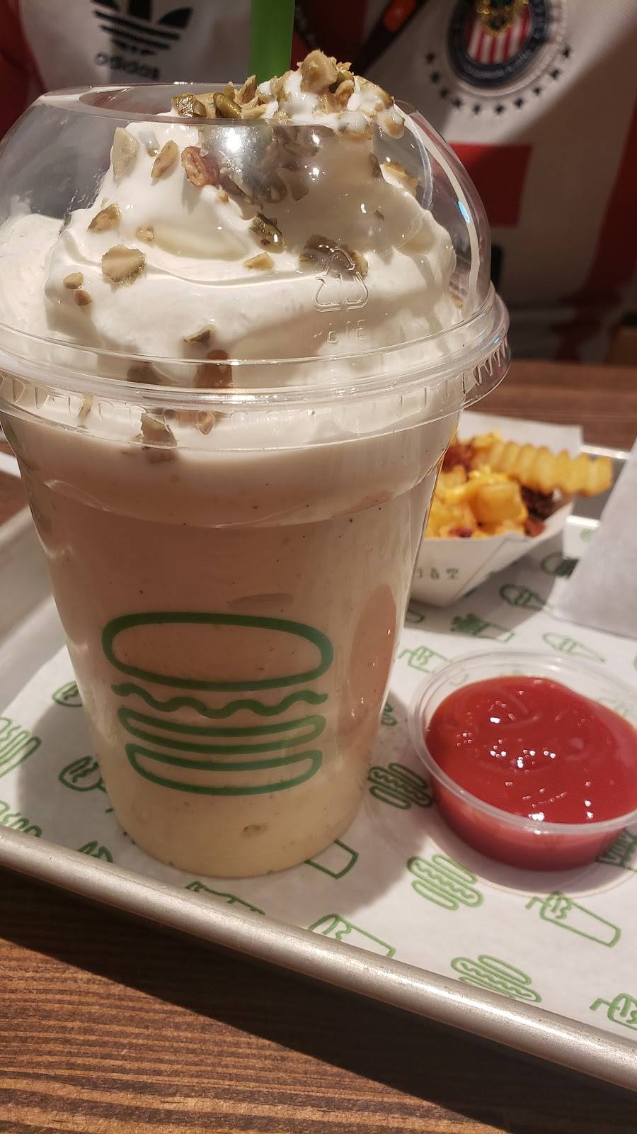 Shake Shack | restaurant | 4786 Admiralty Way, Marina Del Rey, CA 90292, USA | 2136183241 OR +1 213-618-3241