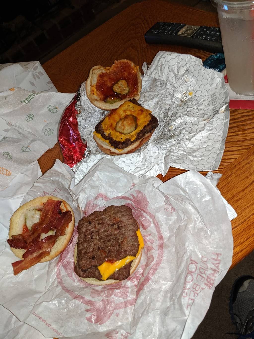 Wendys | restaurant | 5 Arlington St, Dracut, MA 01826, USA | 9784522393 OR +1 978-452-2393