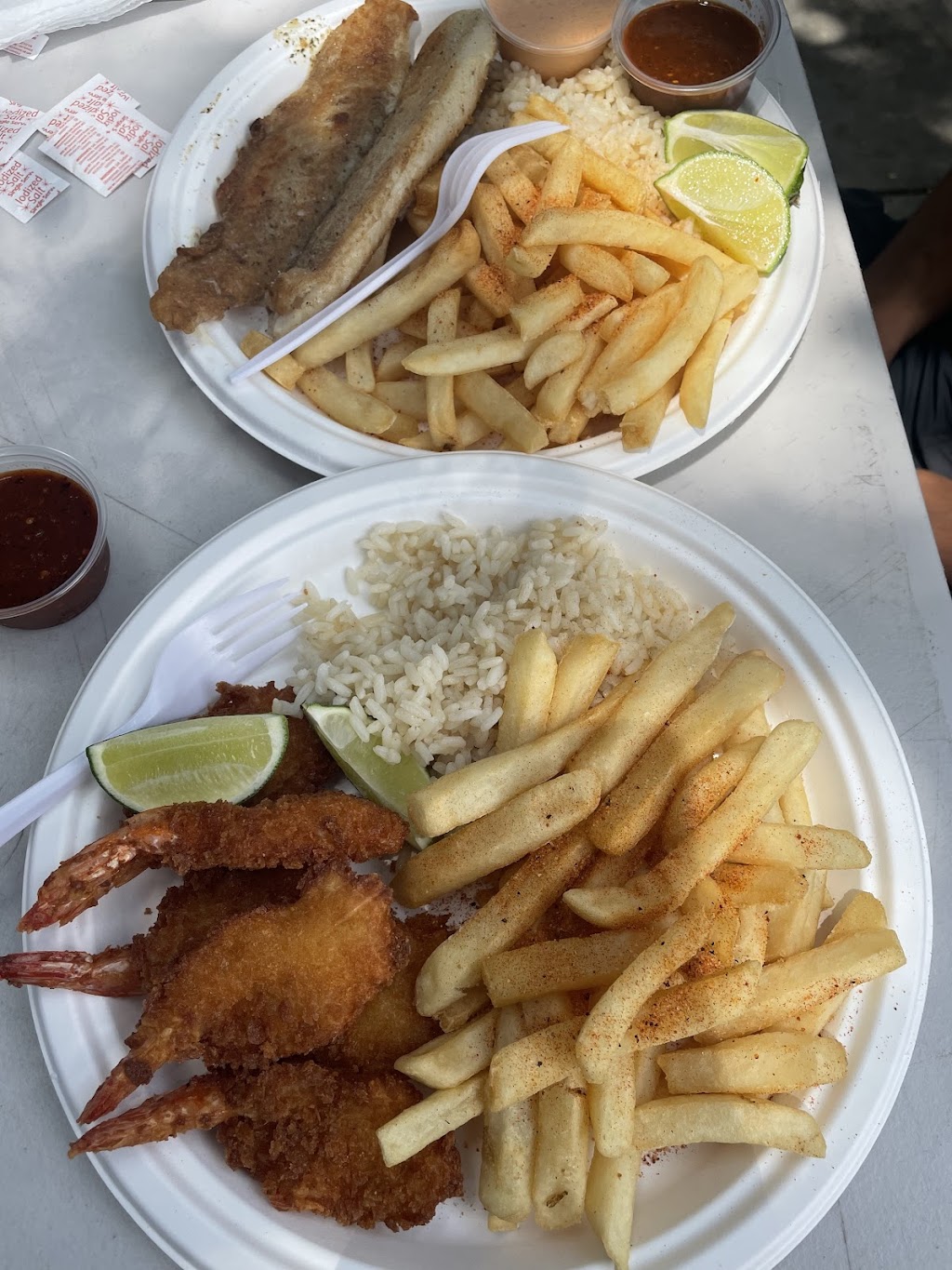 Mariscos El Zurdo | restaurant | 1044 Euclid Ave, Los Angeles, CA 90023, USA | 3235707606 OR +1 323-570-7606