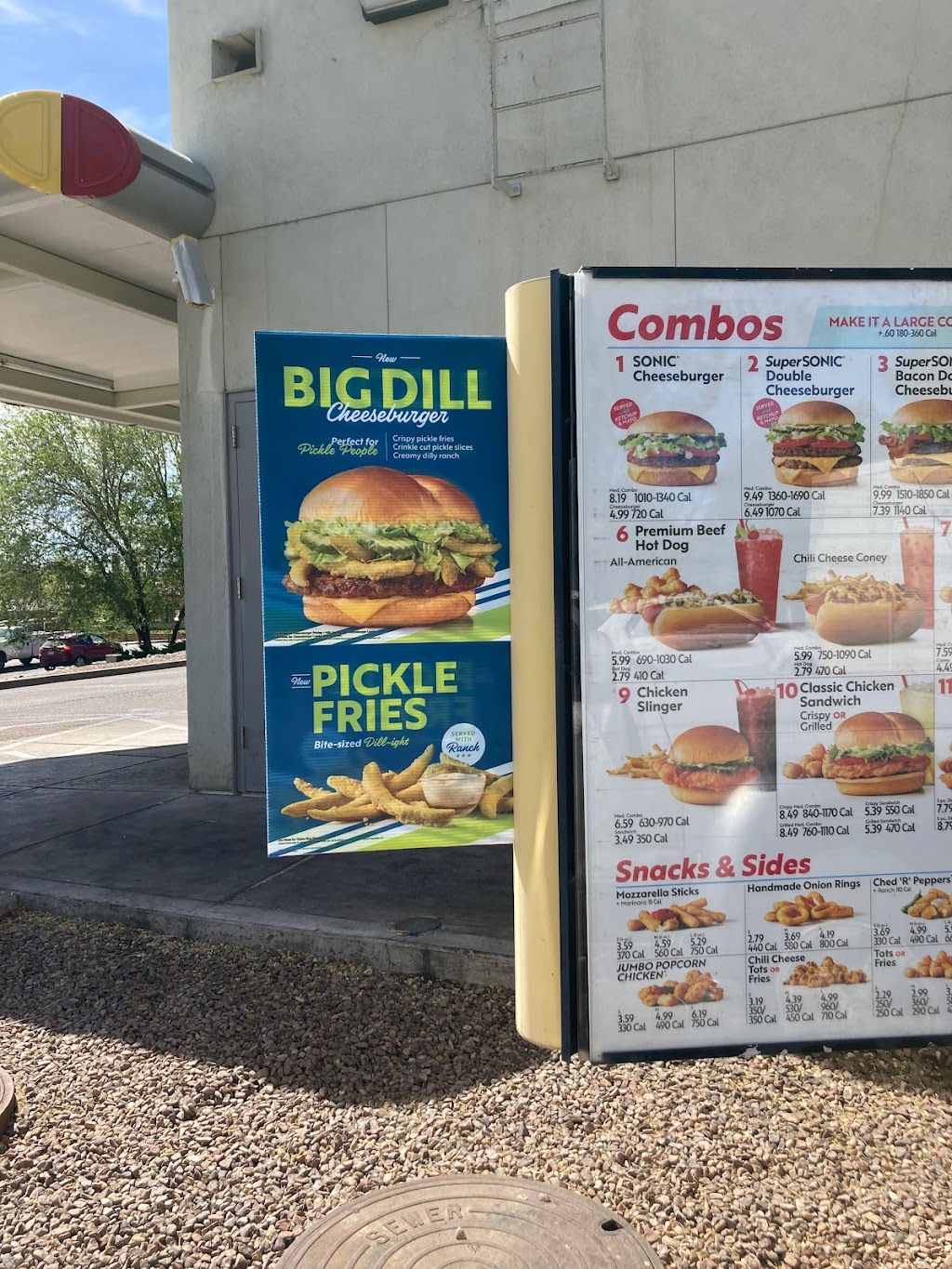 Sonic Drive-In | restaurant | 640 E Deuce of Clubs, Show Low, AZ 85901, USA | 9285372690 OR +1 928-537-2690